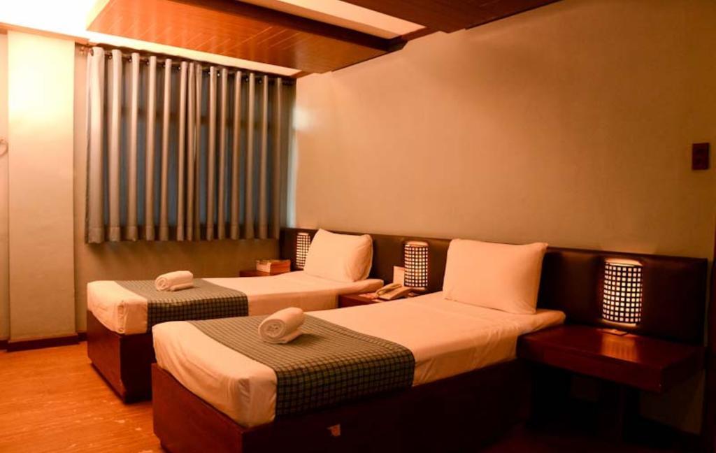 The Orange Place Hotel - San Juan Manila Room photo